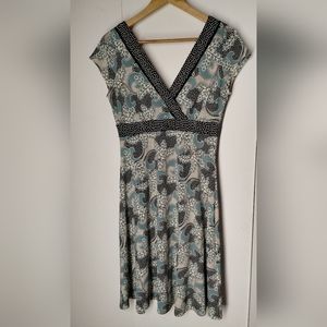 Van HEUSEN SUMMER DRESS SIZE 10